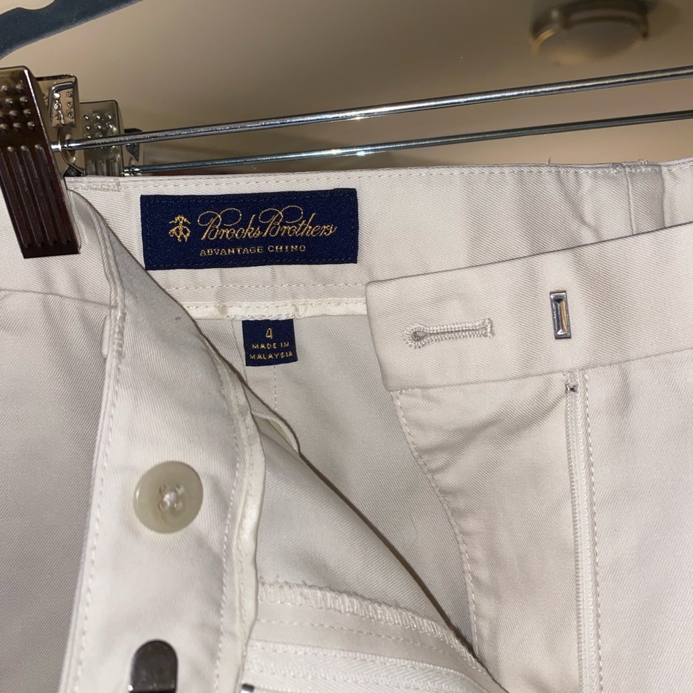 Brooks Brothers Beige Dress Pants, Size 4 but fits closer to a Size 2.